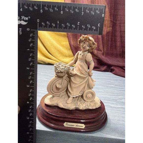 Giuseppe Armani 1993 "Biking Around" Girl on Tricycle Figurine - Picture 9 of 9